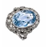 Blautopas-Diamant-Ring WG 585/000 mit einem oval fac. Blautopas 15 x 11 mm und Altschliff-Diamanten,