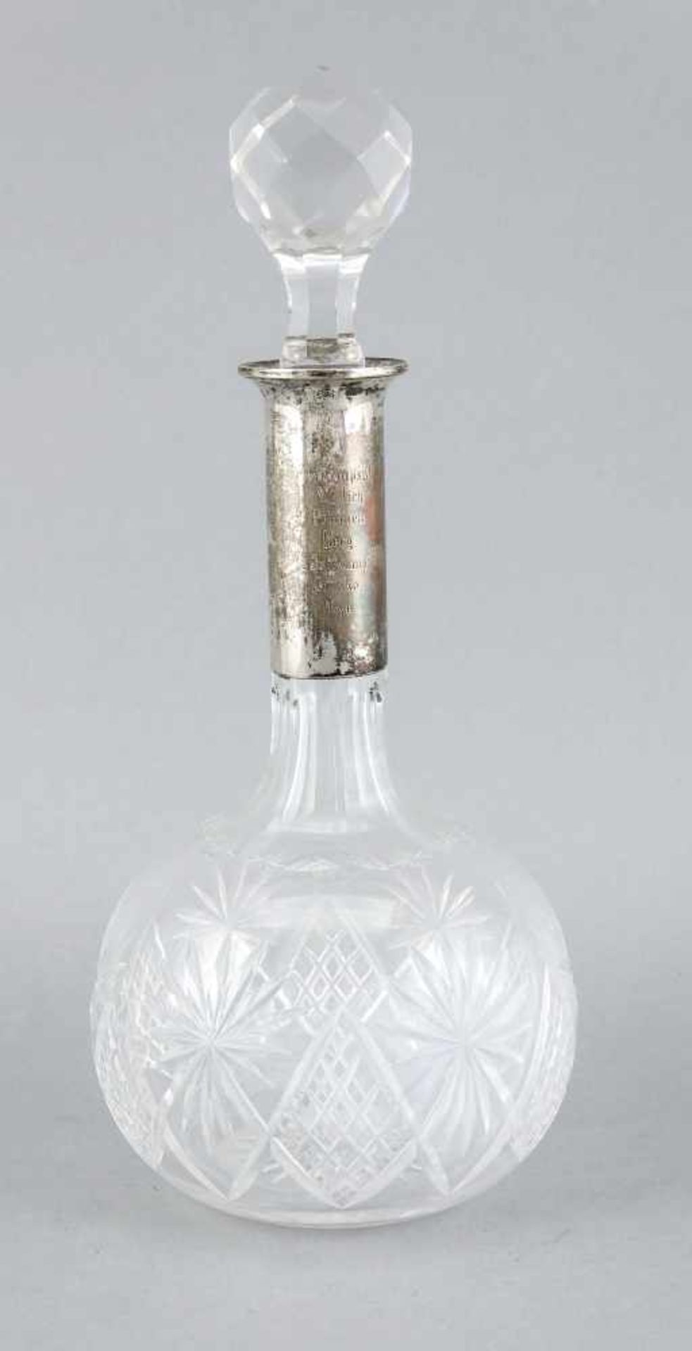 Karaffe mit Silberhalsmontage, Deutsch um 1900, Silber 800/000, mit Gravurdekor P mit Krone für P