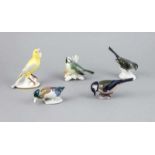 Fünf Vogelfiguren, 20. Jh., Kanarienvogel, gelb, Goebel, min. Chip am Schnabel, H. 12 cm, Vogel,