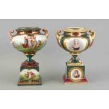 Paar Vasen mit Sockel, Thüringen, um 1900, polychrome Dekore, antikisierende Szenen bzw.