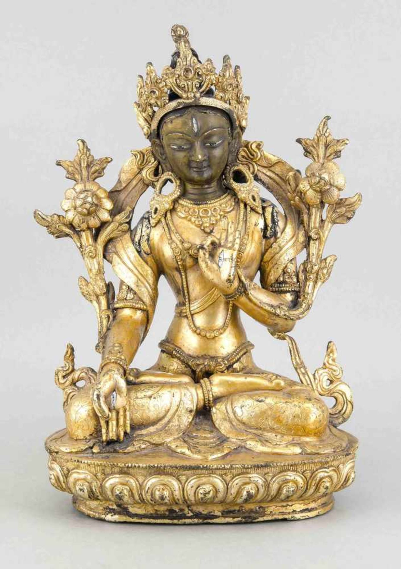 Bronze Buddha, China, 20. Jh., Bronze, vergoldet, blau gefasst, Buddha Avalokiteshvara sitzend im