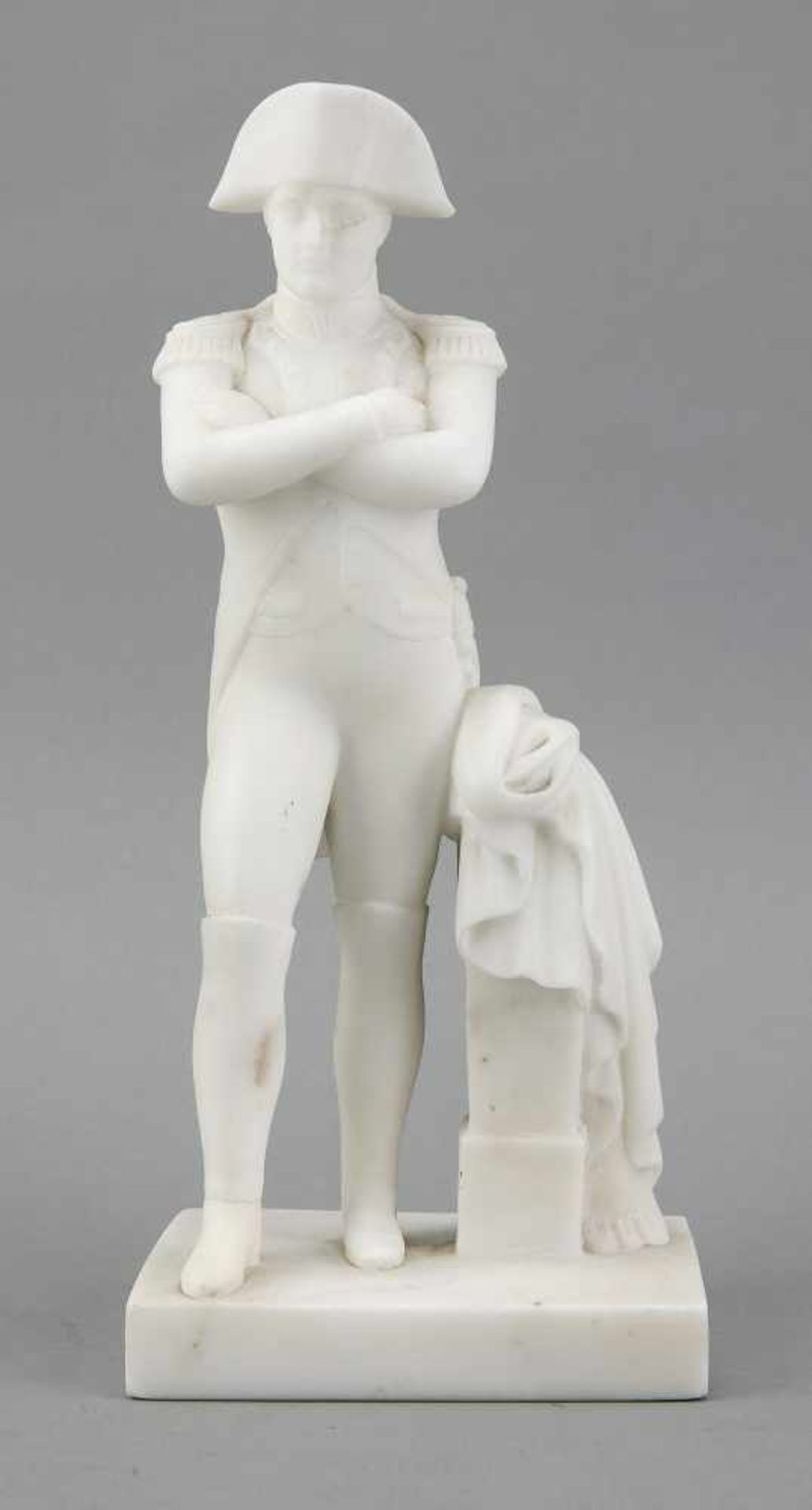 Frz. Bildhauer um 1900, vollplastisch ausgeführte Figur des Napoleon Bonaparte, in aufrechter