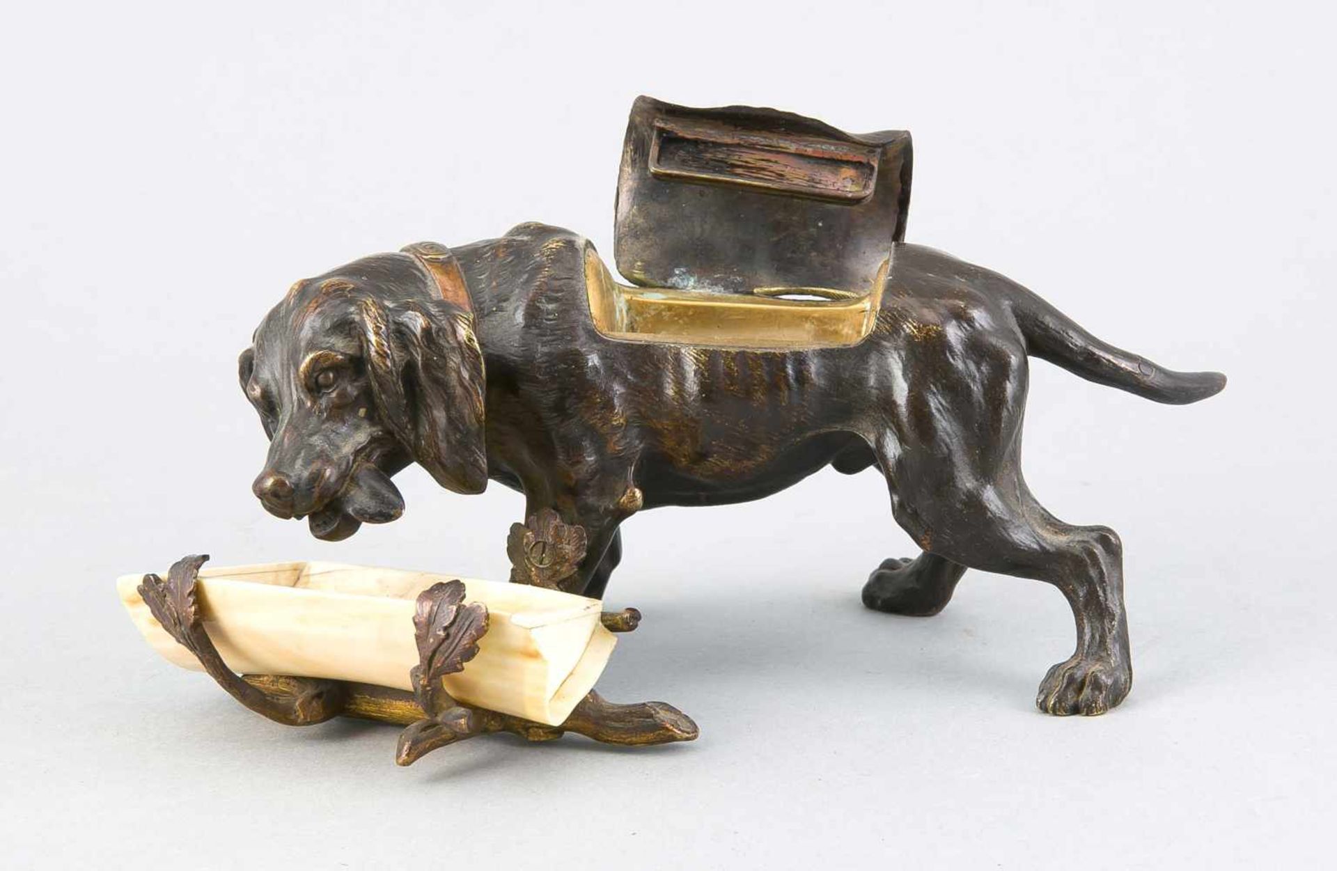 Tierbronze um 1900, wohl Wien, trinkender Hund mit zu öffnendem Rücken als Streichholzbehälter mit - Bild 2 aus 2