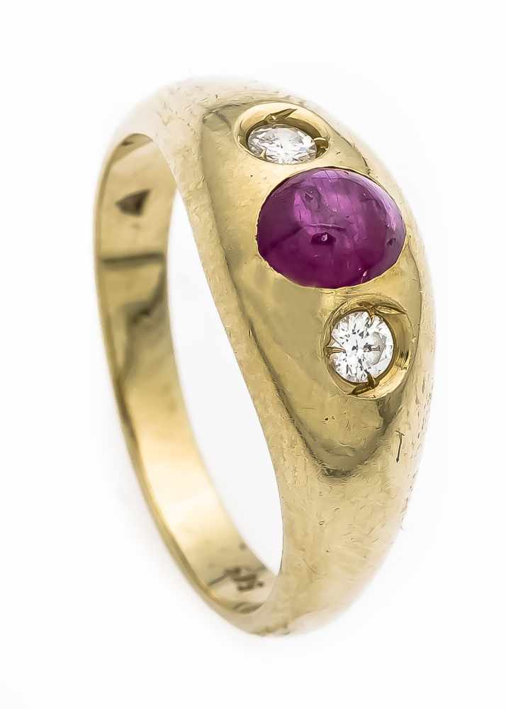Rubin-Brillant-Ring GG 585/000 mit einem ovalen Rubin-Cabochon 5,5 x 4,5 mm in guter Farbe und 2