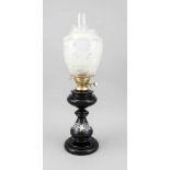 Öllampe, Frankreich?, 1. V. 20. Jh., schwarzer Baluster-Keramikfuß mit Blumenornament,Glasdiffusor