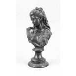 Russischer Bildhauer 2. H. 20. Jh. Büste einer Dame, Eisenguss, schwarz patiniert,unterseitig