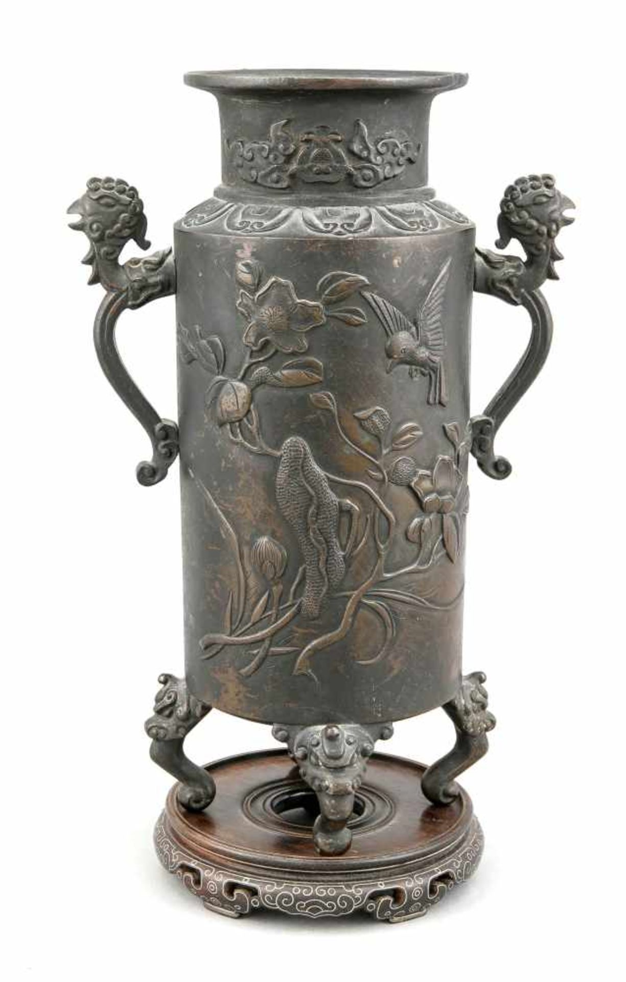 Bronzevase, China, 19. Jh., zylindrische Form auf 4 eingerollten Zungenbeinen,zweiseitiger - Bild 2 aus 2