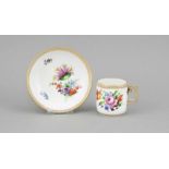 Tasse mit Untertasse, Meissen, Marke 1850-1924, 1. W., Empirehenkel, polychromeBlumenmalerei,