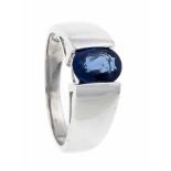 Saphir-Ring WG 750/000 mit einem oval fac. blauen Saphir 8 x 6 mm in sehr guter Farbe, RG57, 5,3