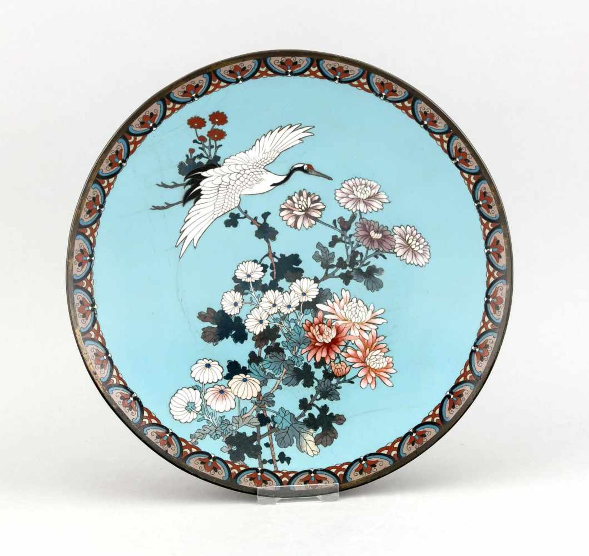 Cloisonné-Teller, China, 19. Jh., Blütenzweige und Kranich vor türkis-blauem Hintergrund,