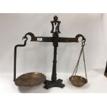 BALANCE SCALE WITH COPPER PANS