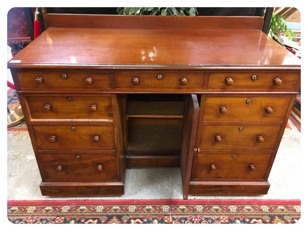 VICTORIAN 9 DRAWER DESK AND ASSOCIATED CHAIR - Image 4 of 4