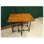 A SMALL MAHOGANY FALLING LEAF OCCASIONAL TEA TABLE WITH TURNED GATE LEG,