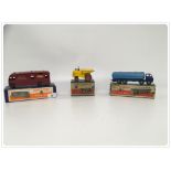 3 BOXED DINKY DIE CAST MODEL VEHICLES TO INCLUDE NO. 581 HORSE BOX, NO.