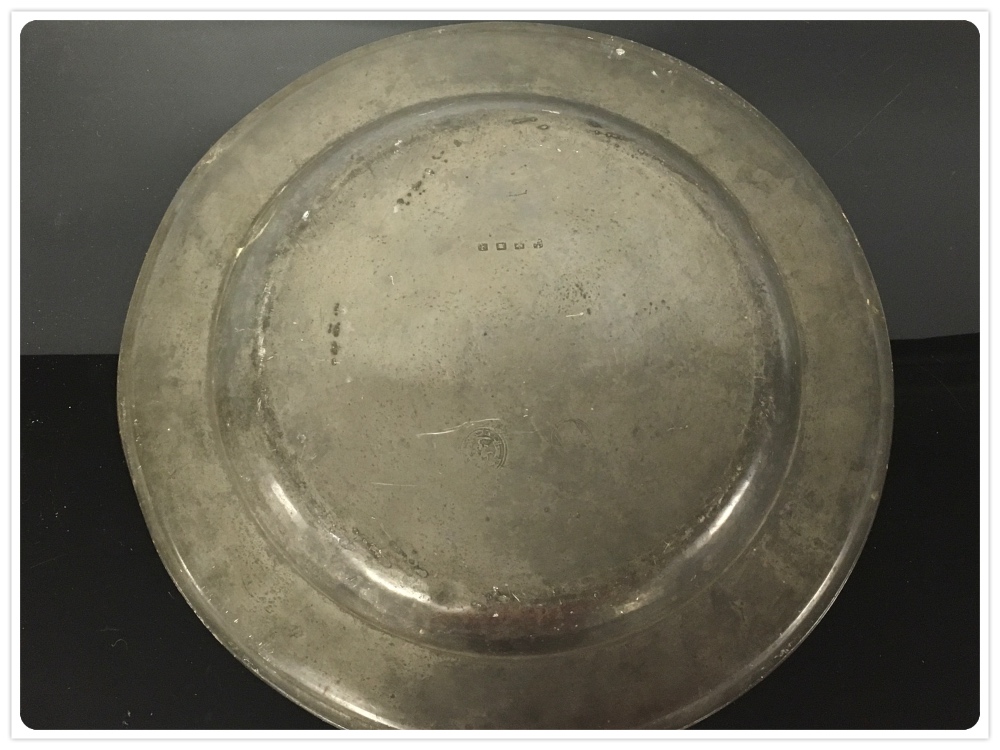 C18TH LARGE PEWTER CHARGER BY THOMAS LANYON BRISTOL 1715-1755, 16. - Image 2 of 2