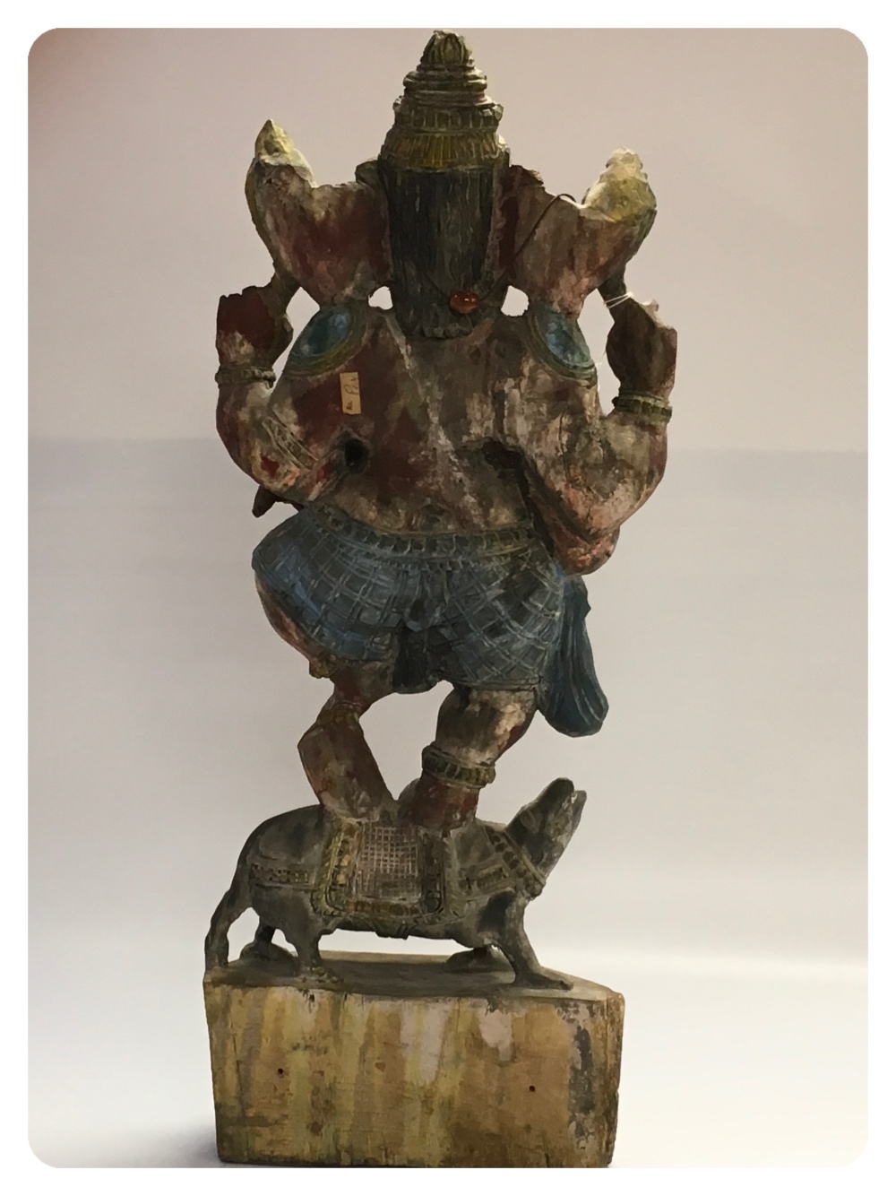 A PAINTED CARVED WOODEN FIGURE OF GANESH - Image 5 of 7