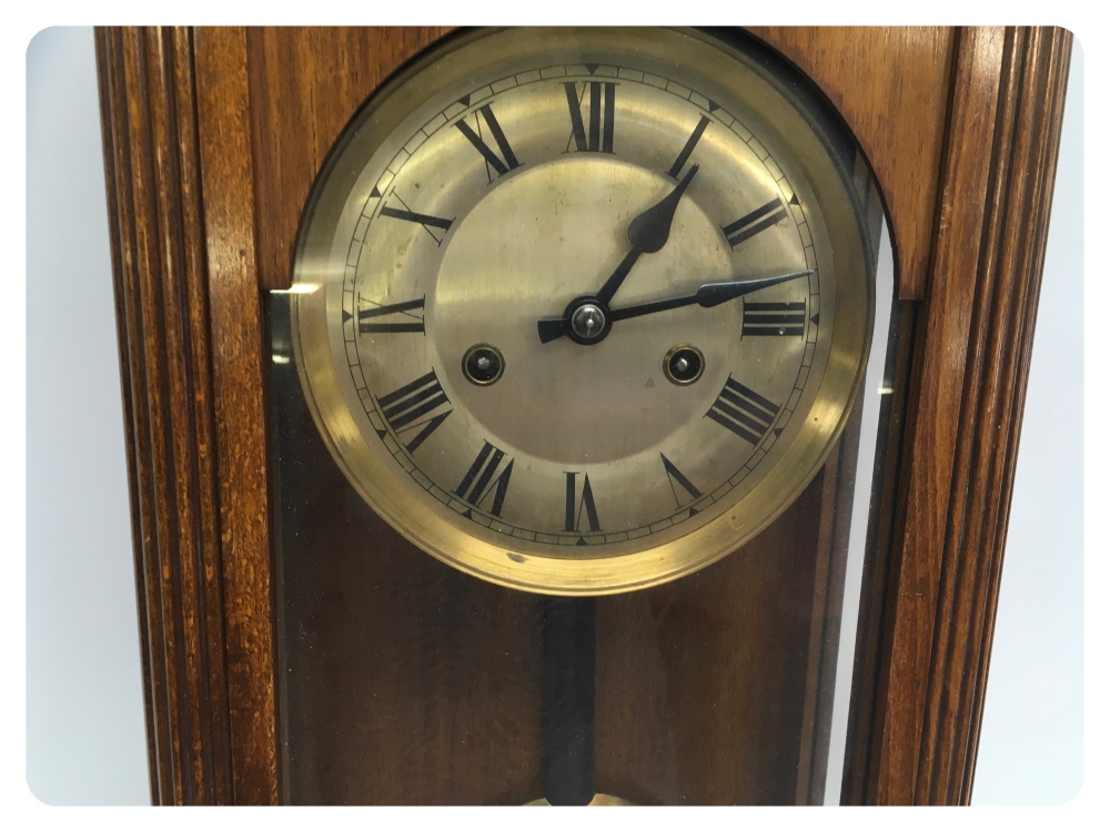 AN OAK REGULATOR STYLE WALL CLOCK WITH S - Image 3 of 3