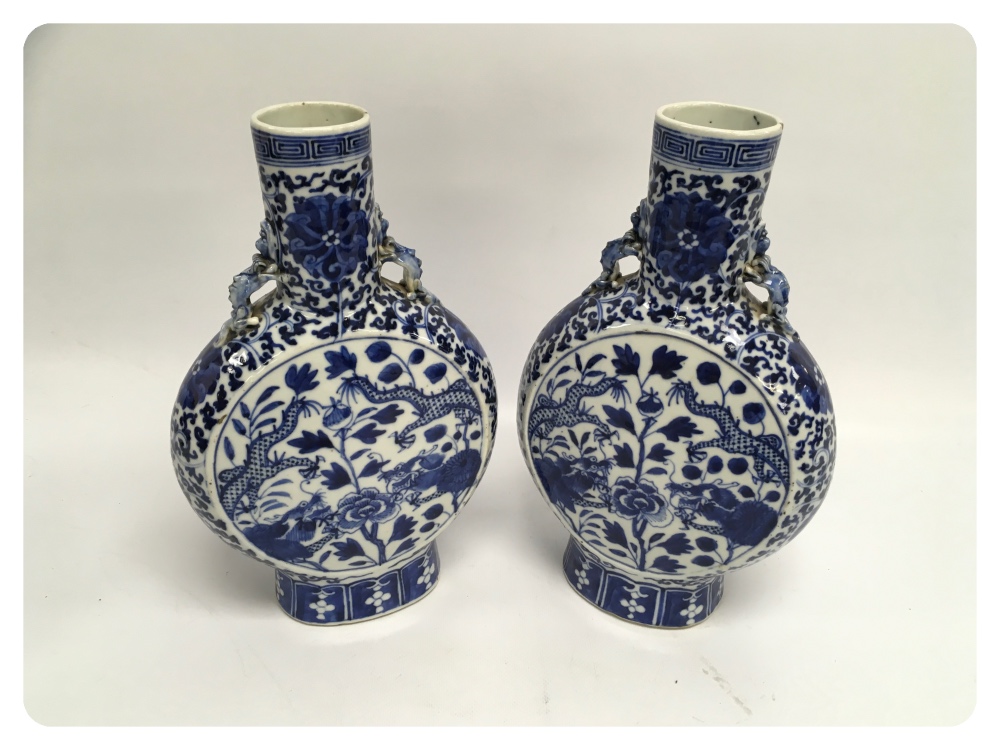 A PAIR OF 19TH CENTURY CHINESE BLUE AND - Image 7 of 8