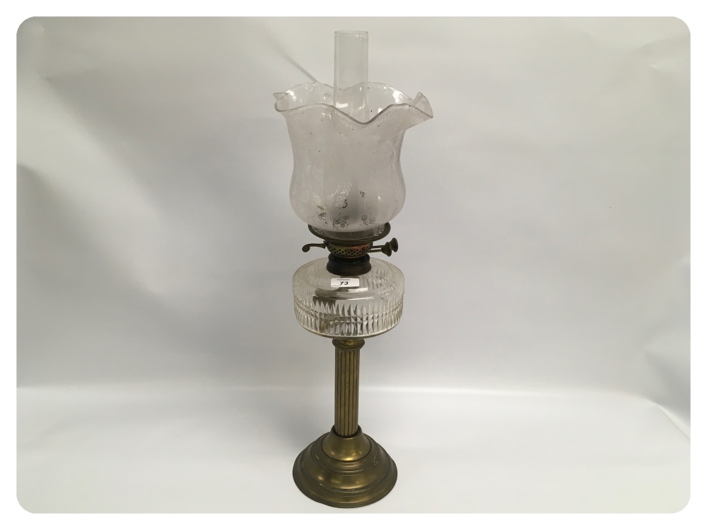 OIL LAMP, BRASS WITH CORINTHIAN STYLE CO