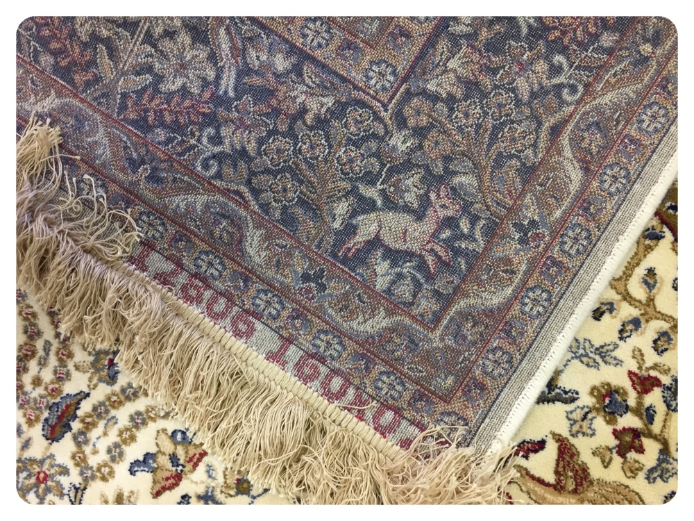 IVORY GROUND CASHMERE CARPET SQUARE "TRE - Image 4 of 5