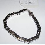 A heavy 9ct white gold bracelet (40g)