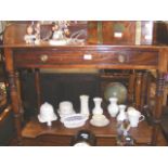 Mahogany Victorian washstand with single drawer to