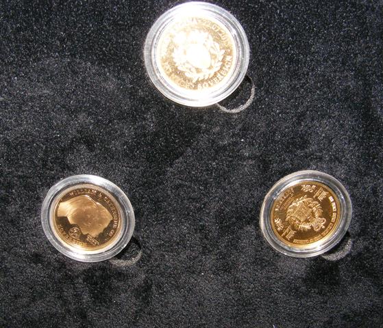 2011, 2013, 2013 - Three coin gold sovereign set