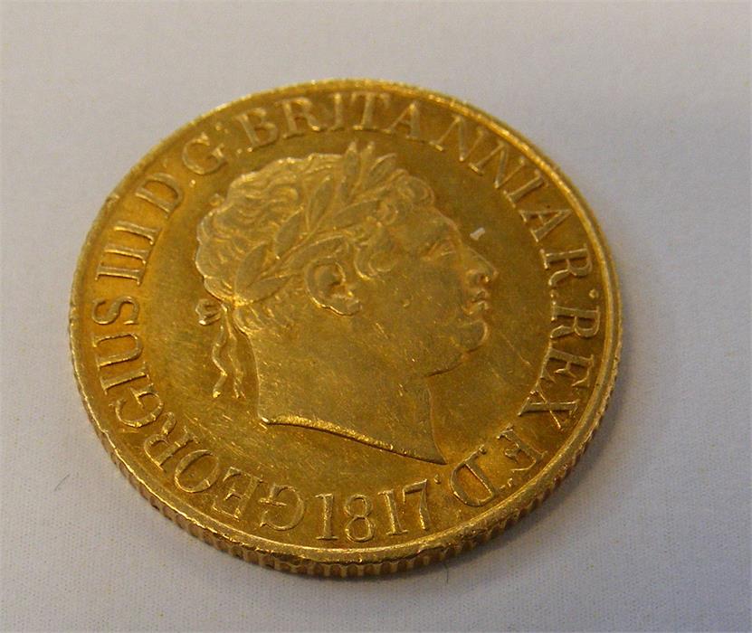 A George III 1817 gold coin - Image 2 of 4