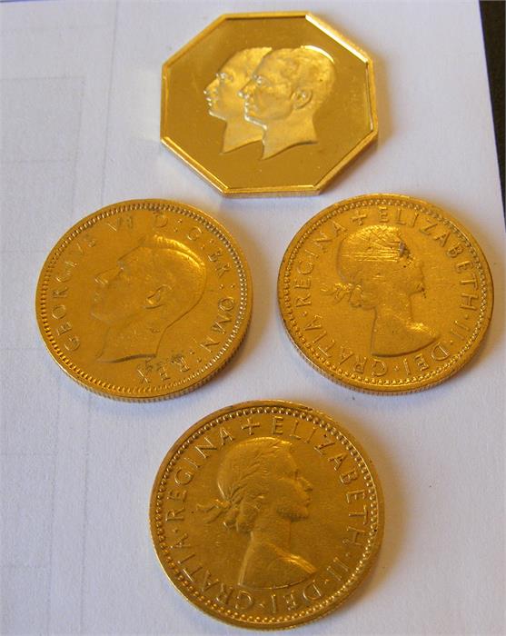 A gold Middle Eastern coin, together with three ot - Image 2 of 3
