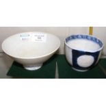 A Chinese ceramic bowl with footed base - 11.5cm d