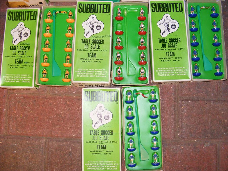 Various boxed Subbuteo players and accessories - Image 10 of 12