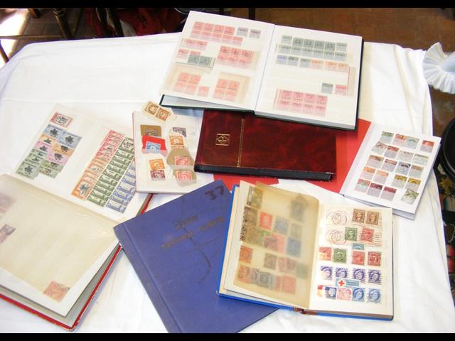 Seven albums containing collectable stamps - GB an