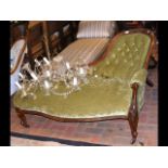 Victorian chaise longue with shaped back on cabrio