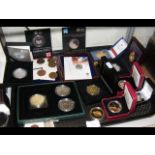 Various collectable coinage, including "The Royal Birth