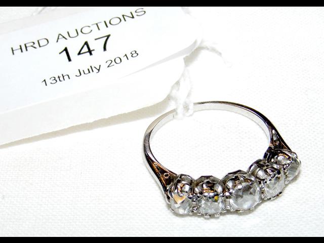 A five stone diamond ring - approx. 1.5 carat tota