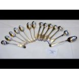 Various silver teaspoons, sauce spoons - 5.5oz