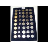 Tray of collectable coins - £2, £1 and 50p
