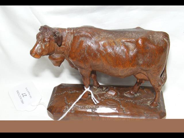 A 12cm carved wood Black Forest cow - circa 1890 -