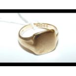 A 9ct gold signet ring