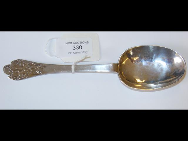 A Chard Laceback Trefid silver spoon - 1699 - by R