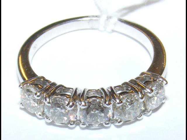 An 18ct gold five stone diamond ring - 1.72ct tota