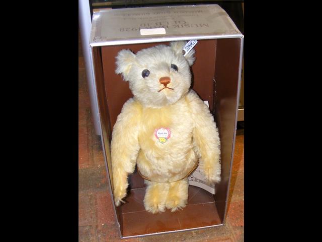 A Steiff "Musik" Bear in box