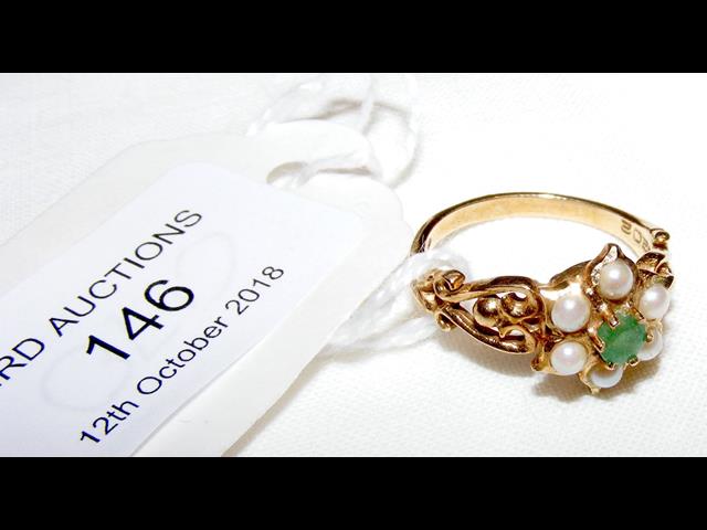 Decorative seed pearl and emerald ring in gold set - Image 2 of 2