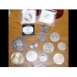 Various collectable coinage - crowns and other