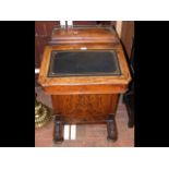 Victorian walnut Davenport desk with drawers to th