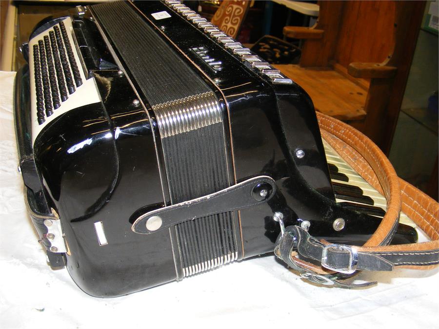 A Baile Superchampion piano accordion in carrying - Image 4 of 8