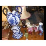 Various collectable ceramic and glassware, includi