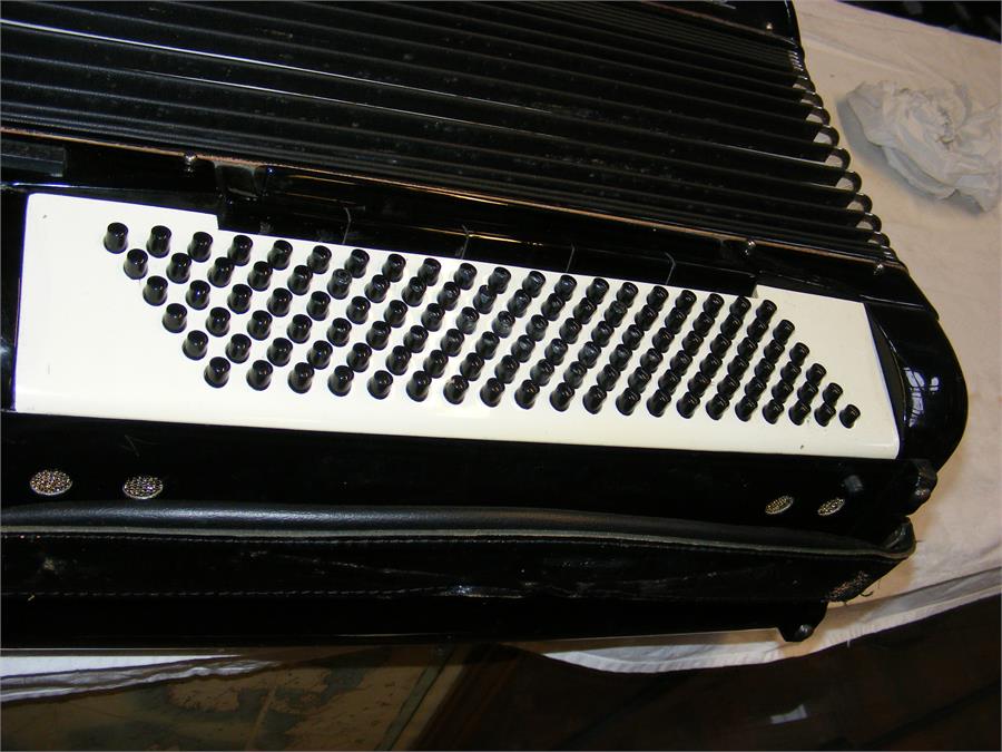 A Baile Superchampion piano accordion in carrying - Image 8 of 8