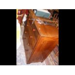 Victorian mahogany chest of drawers