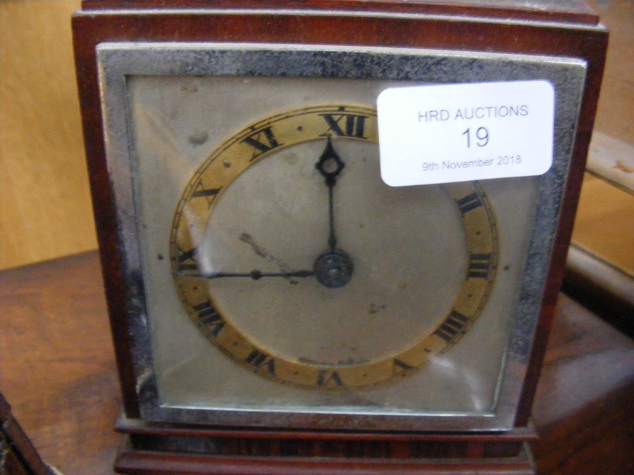 Two mantel clocks, together with a miniature hangi - Image 5 of 8